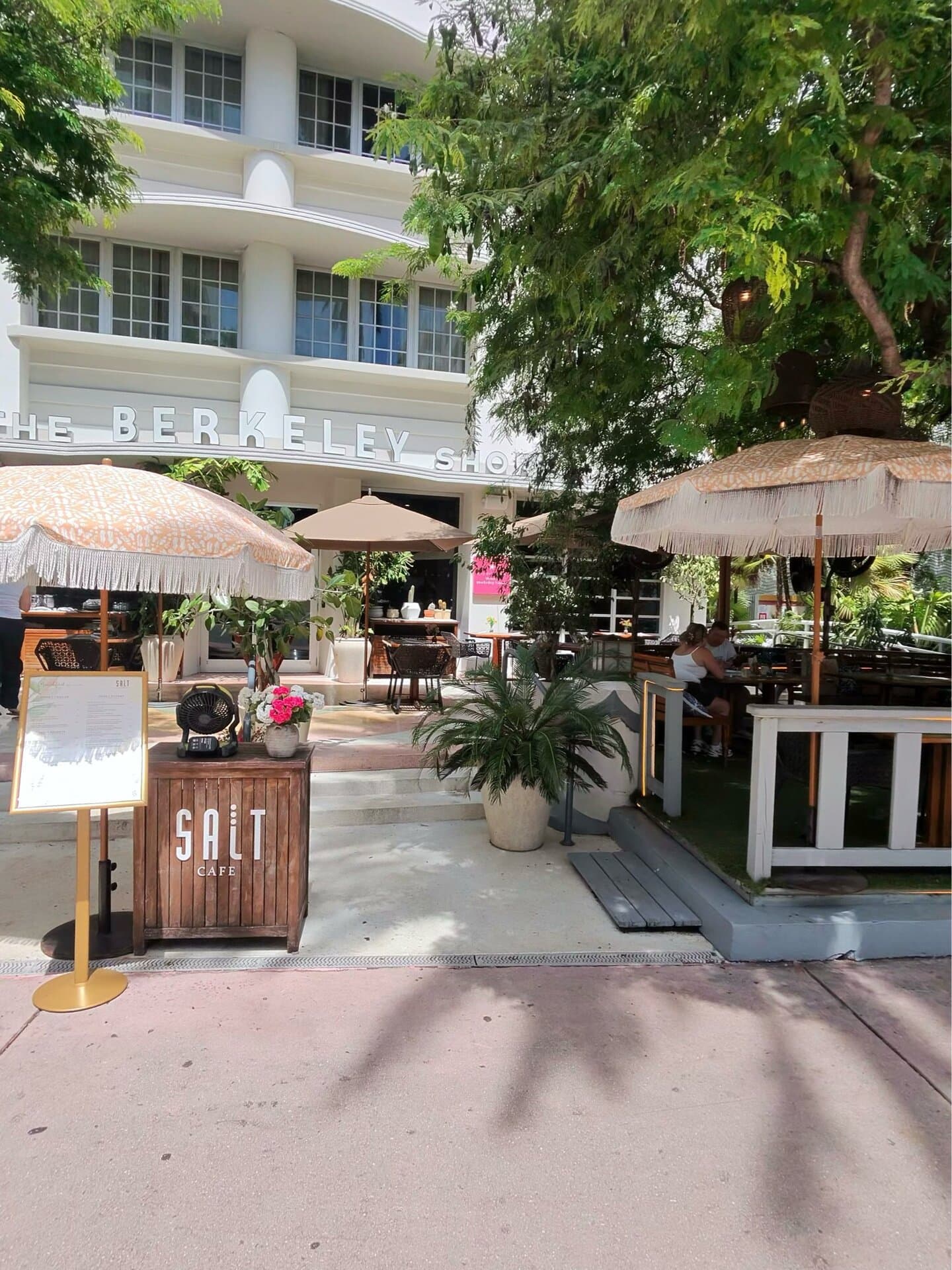 SALT CAFE — American, Mediterranean restaurant